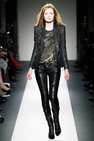 Look 30